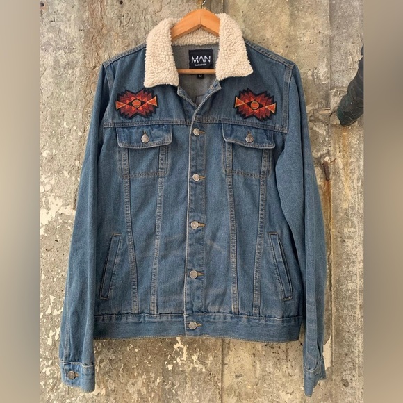 BooHoo Man Denim Jacket Button Up Sherpa Collar Trucker Aztez Medium embroidered - Picture 2 of 5